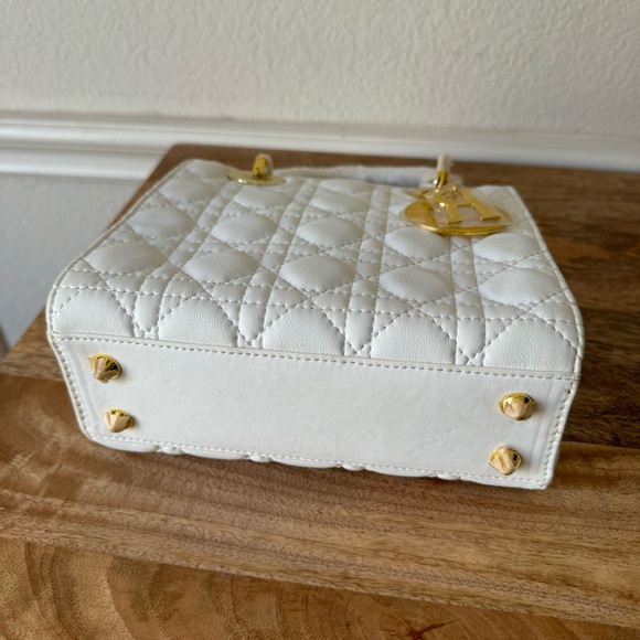 *READ PU | White Gold Quilted Small Lady Bag Crossbody Satchel S7 - Picture 11 of 16